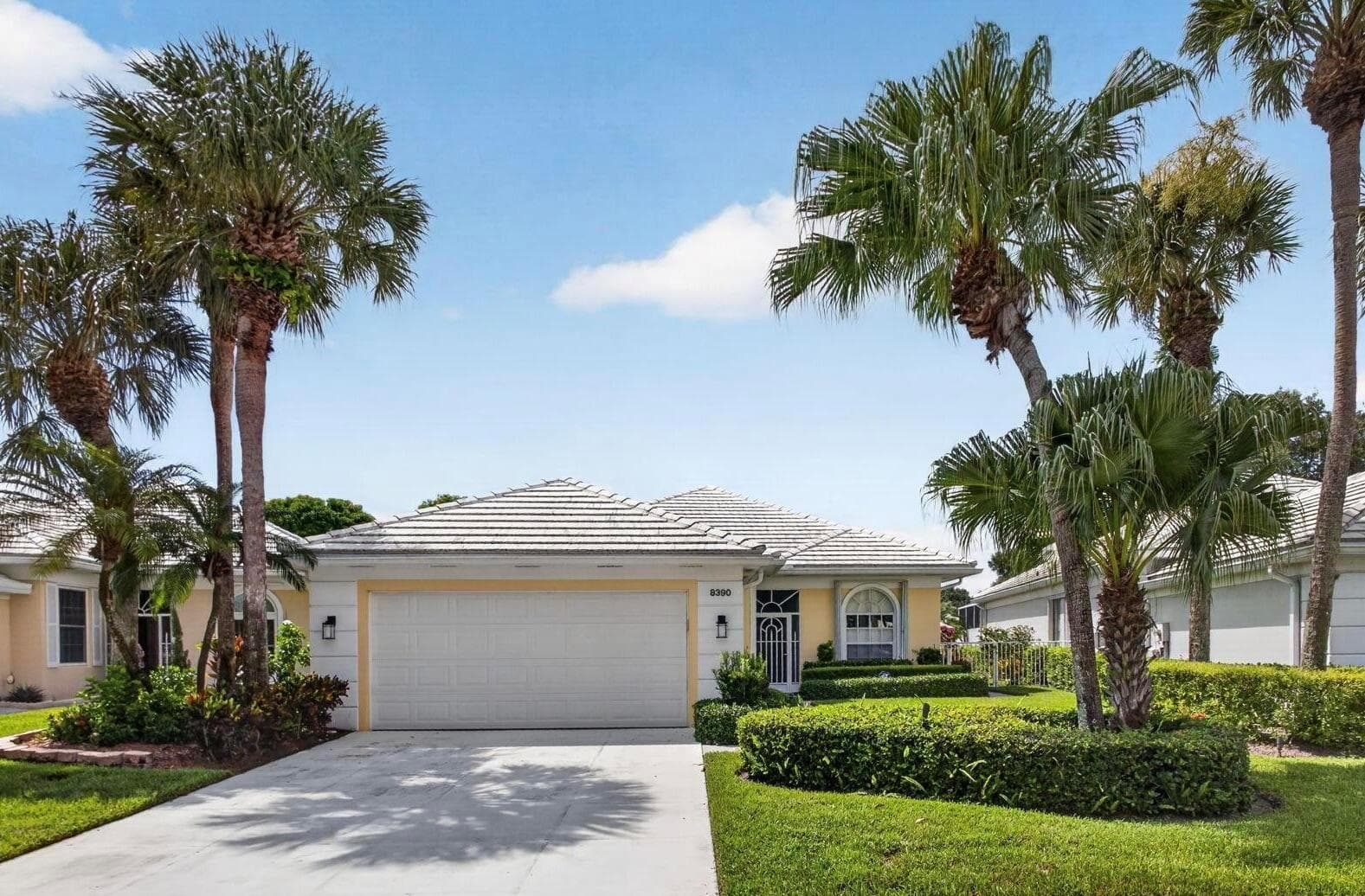 8390 E GARDEN OAKS Circle, Palm Beach Gardens FL 33410