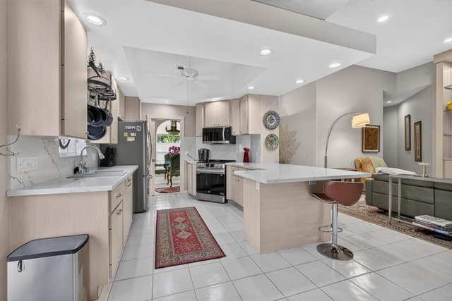 8390 E GARDEN OAKS Circle, Palm Beach Gardens FL 33410 - Palm Beach Gardens, FL - Photo 5