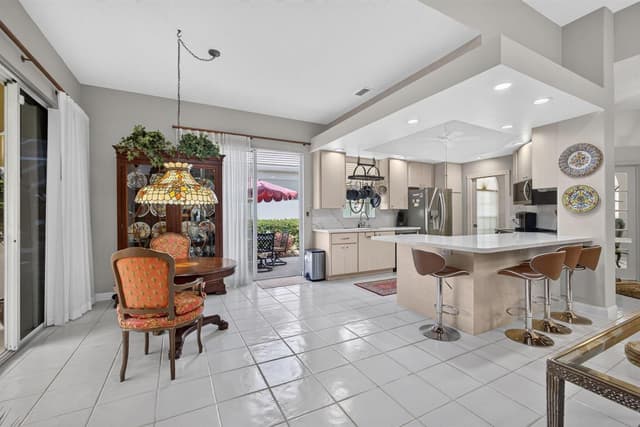8390 E GARDEN OAKS Circle, Palm Beach Gardens FL 33410 - Palm Beach Gardens, FL - Photo 4