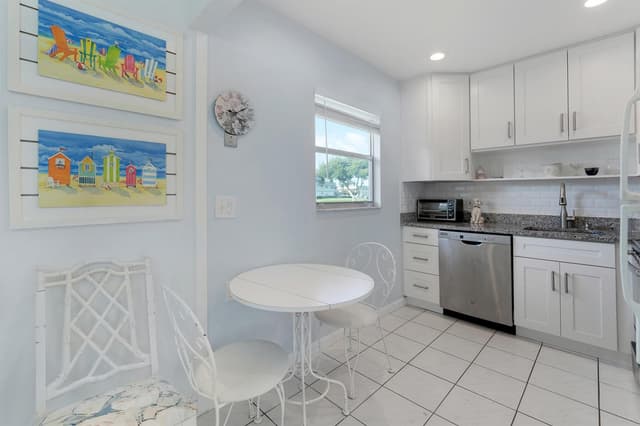 173 Valencia H, Delray Beach FL 33446 - Delray Beach, FL - Photo 4