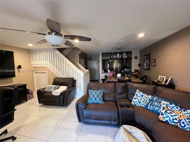 20839 NW 4th St, Pembroke Pines FL 33029 - Pembroke Pines, FL - Photo 3