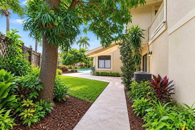 7666 SIERRA Terrace W, Boca Raton FL 33433 - Boca Raton, FL - Photo 2