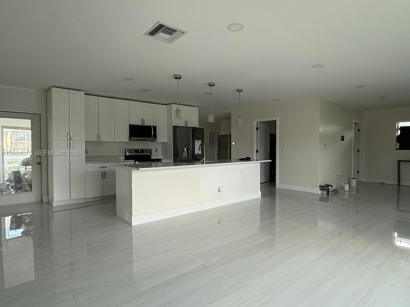9606 NW 80th St, Tamarac FL 33321