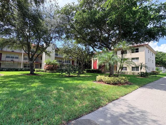 13350 SW 1st St # 107P, Pembroke Pines FL 33027 - Pembroke Pines, FL - Photo 2