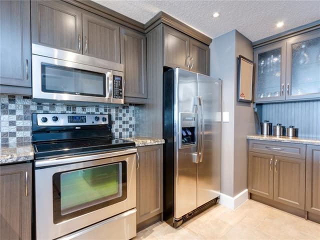 121 GOLDEN ISLES Drive # 806, Hallandale Beach FL 33009 - Hallandale Beach, FL - Photo 2