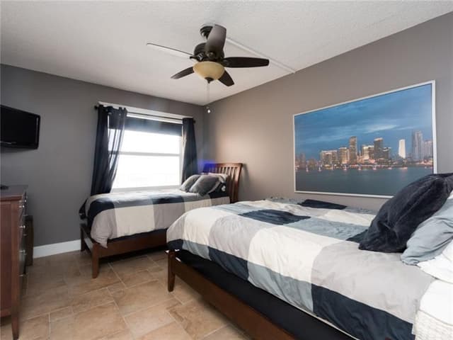 121 GOLDEN ISLES Drive # 806, Hallandale Beach FL 33009 - Hallandale Beach, FL - Photo 5