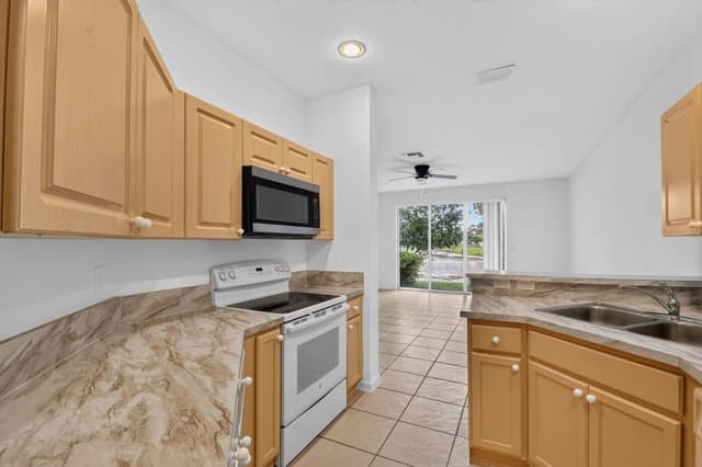 5155 WHITE OLEANDER, West Palm Beach FL 33415 - West Palm Beach, FL - Photo 4