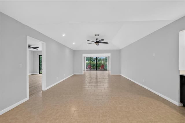13867 EASTPOINTE Way, Palm Beach Gardens FL 33418 - Palm Beach Gardens, FL - Photo 6