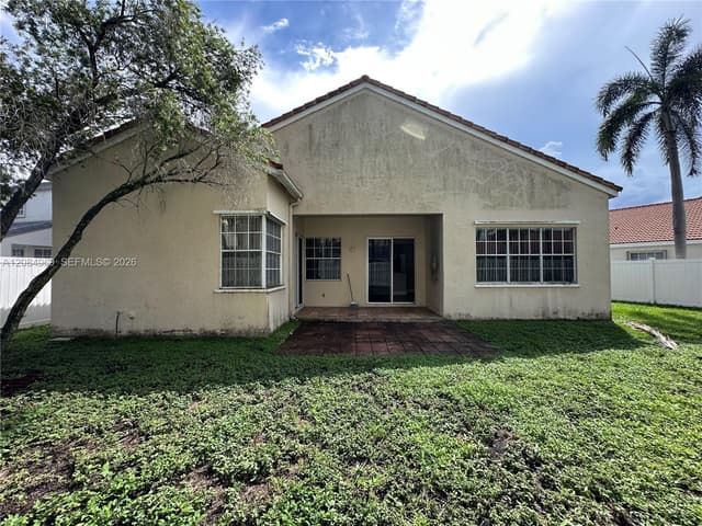 335 Cambridge Dr, Weston FL 33326 - Weston, FL - Photo 5
