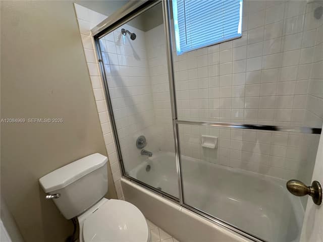 335 Cambridge Dr, Weston FL 33326 - Weston, FL - Photo 4