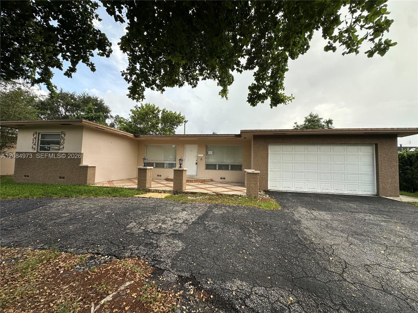 4200 Hayes St, Hollywood FL 33021 - Hollywood, FL - Photo 1
