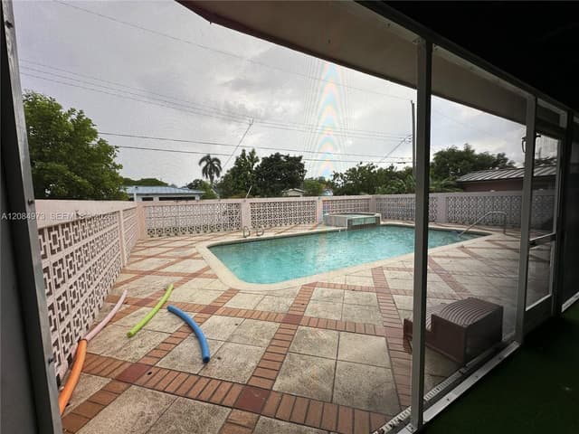 4200 Hayes St, Hollywood FL 33021 - Hollywood, FL - Photo 5
