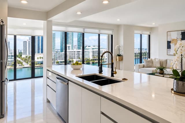 600 Parkview Dr # 1018, Hallandale Beach FL 33009 - Hallandale Beach, FL - Photo 2