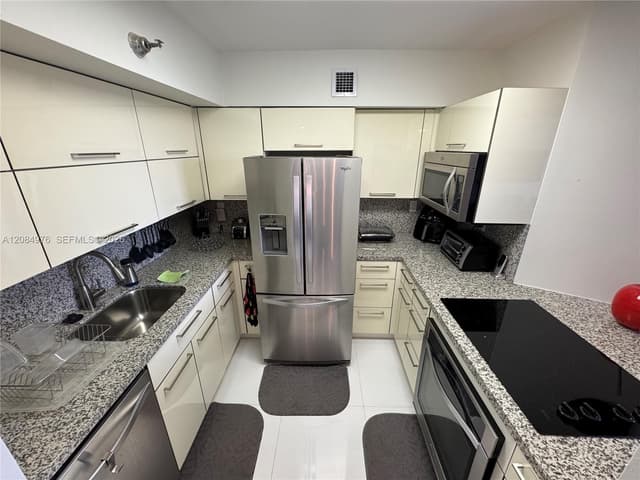 3300 NE 191st St # 1710, Aventura FL 33180 - Aventura, FL - Photo 2