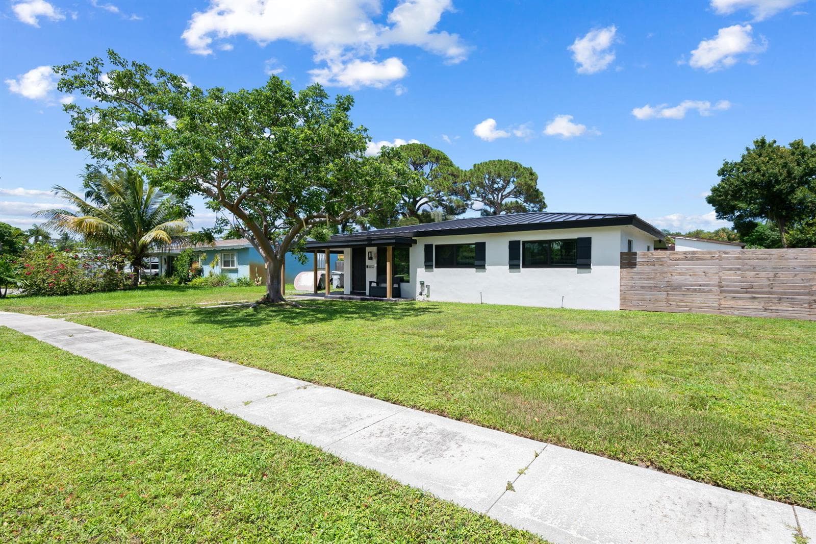1032 SW 1ST Terrace, Pompano Beach FL 33060 - Pompano Beach, FL - Photo 1