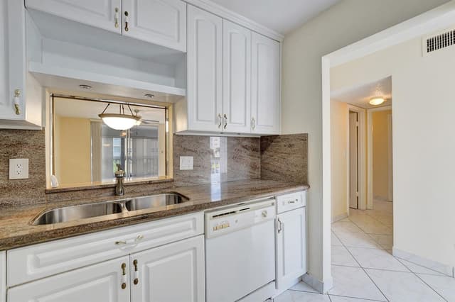610 NE 12TH Avenue # 306, Hallandale Beach FL 33009 - Hallandale Beach, FL - Photo 2