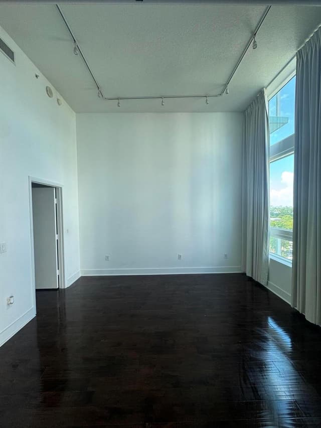 1900 N Bayshore Drive # 912, Miami FL 33132 - Miami, FL - Photo 5