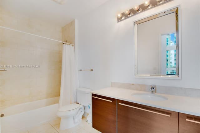 1900 N Bayshore Drive # 912, Miami FL 33132 - Miami, FL - Photo 4