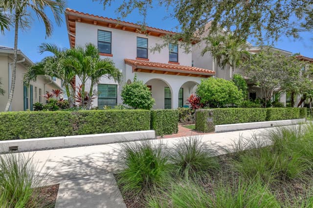 5065 Grandiflora Road, Palm Beach Gardens FL 33418 - Palm Beach Gardens, FL - Photo 2