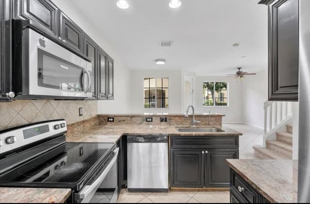 6051 SW 19TH Court, North Lauderdale FL 33068 - North Lauderdale, FL - Photo 2