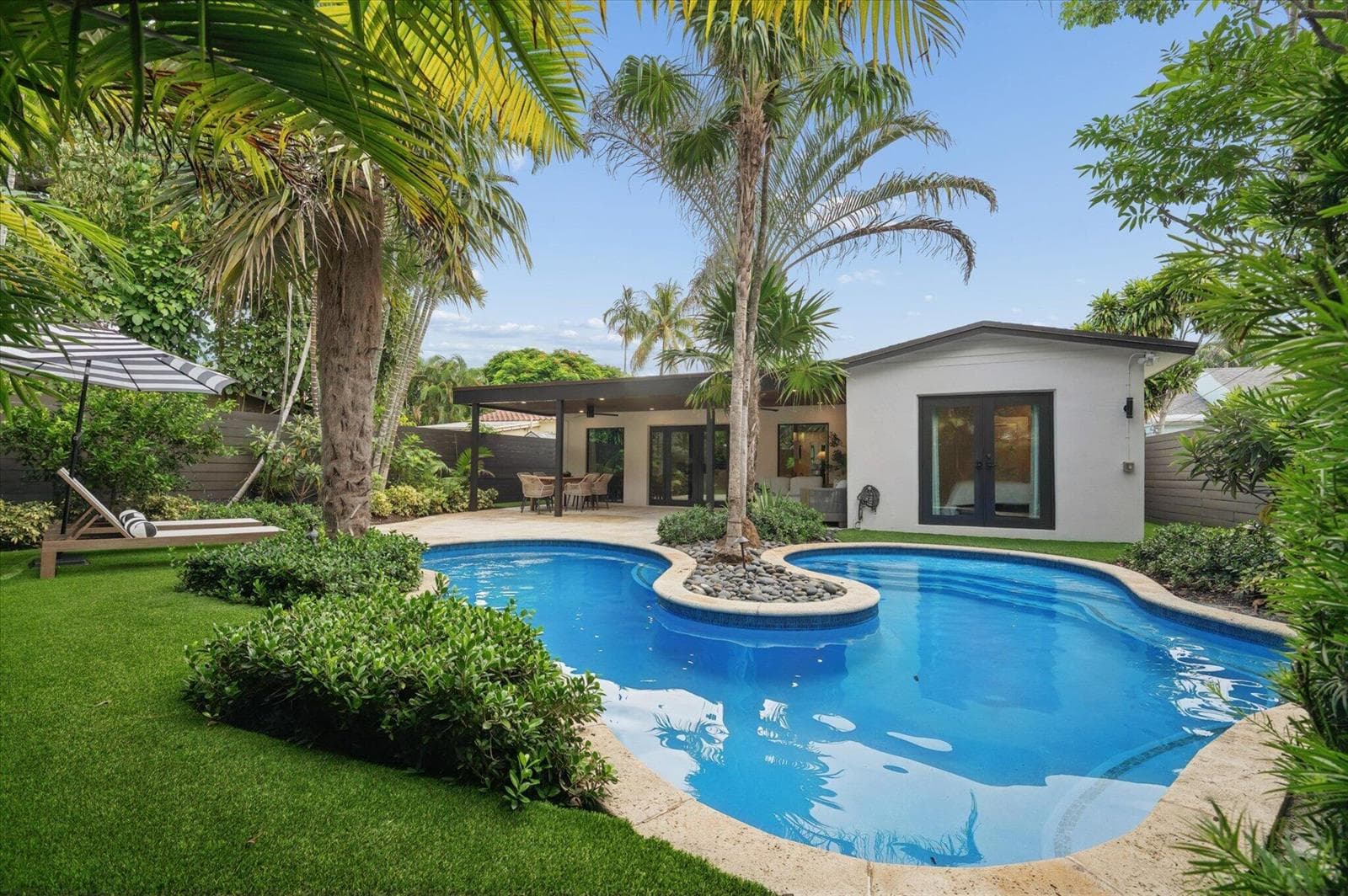 541 NE 8th Avenue, Fort Lauderdale FL 33301
