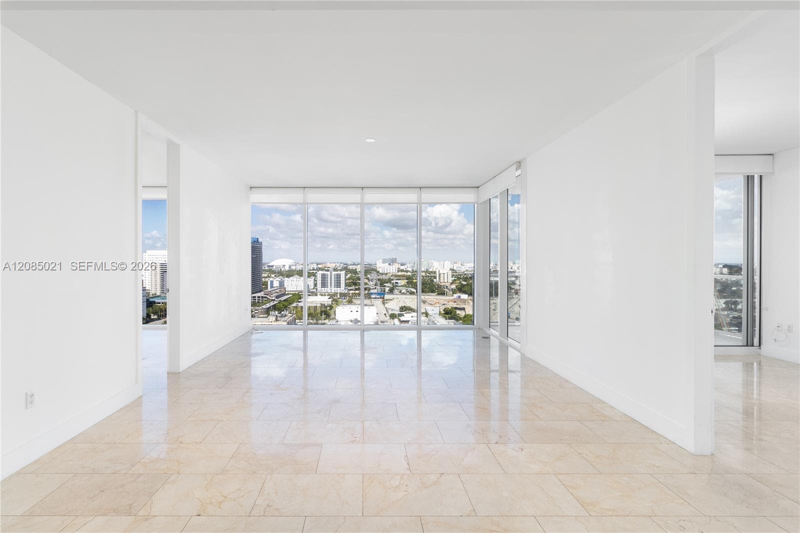 1040 Biscayne Blvd # 1806, Miami FL 33132