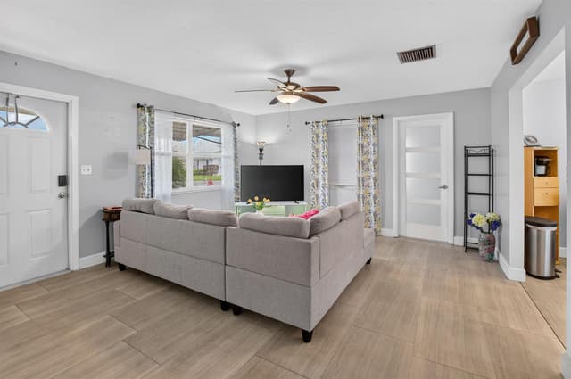 400 SW 8TH Place, Boynton Beach FL 33426 - Boynton Beach, FL - Photo 7