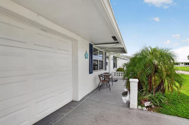 400 SW 8TH Place, Boynton Beach FL 33426 - Boynton Beach, FL - Photo 5