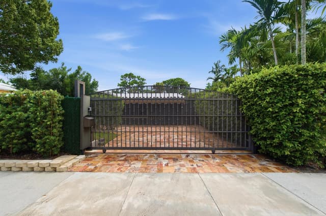 1110 SW 18TH Court, Fort Lauderdale FL 33315 - Fort Lauderdale, FL - Photo 2