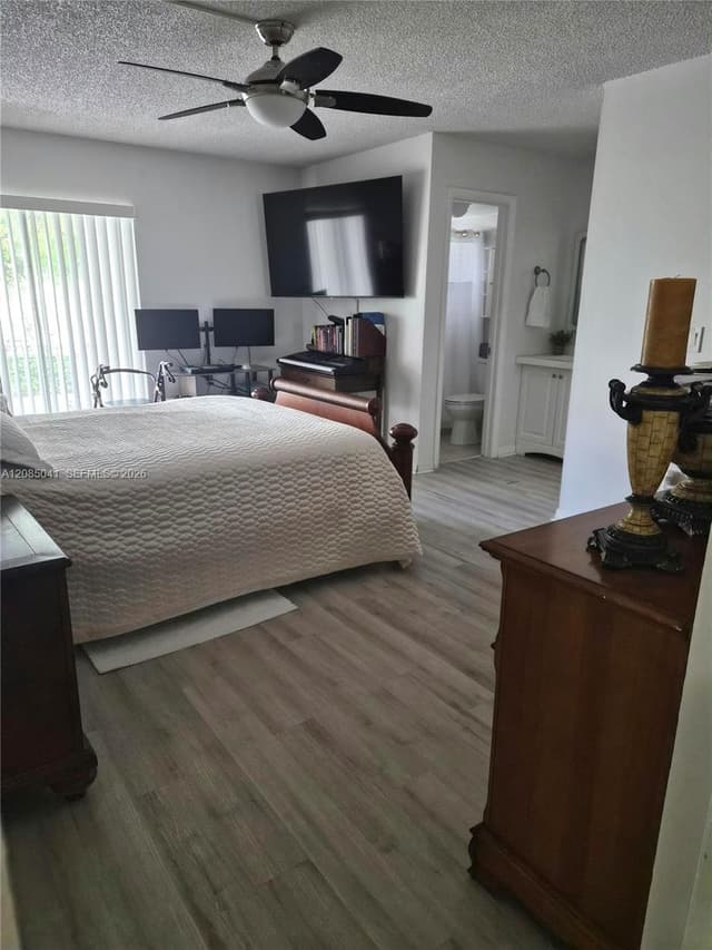 1480 W 46th St # 210, Hialeah FL 33012 - Hialeah, FL - Photo 2