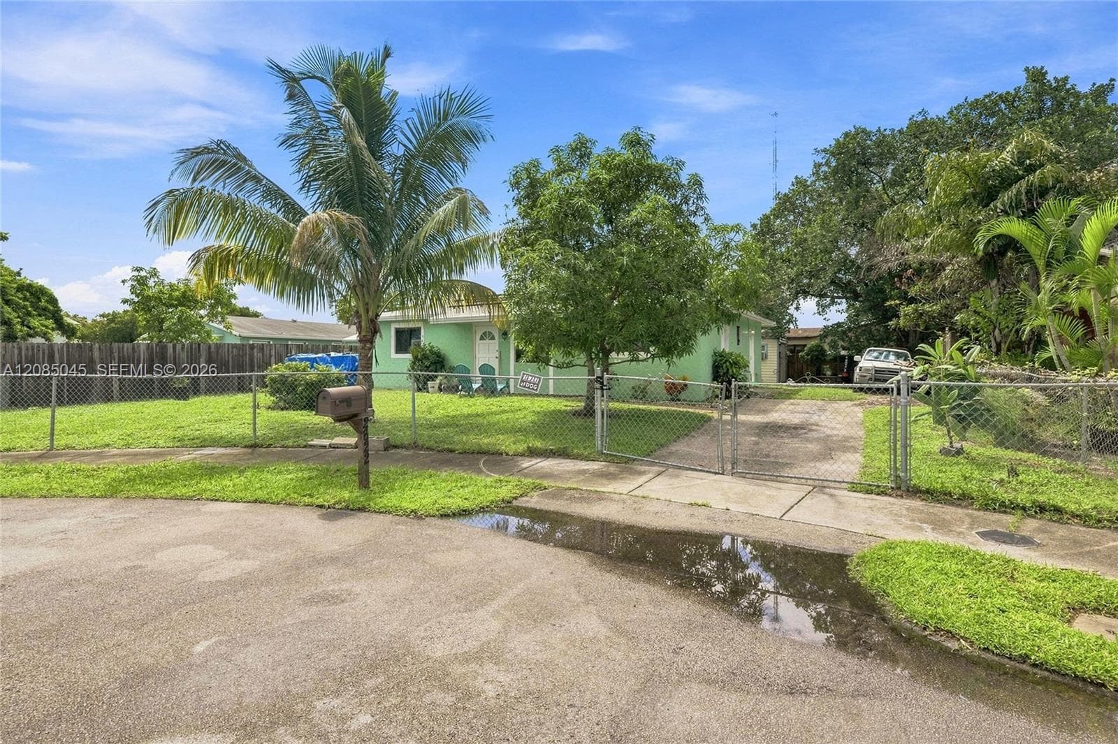 2622 NW 24th Ct, Fort Lauderdale FL 33311 - Fort Lauderdale, FL - Photo 1