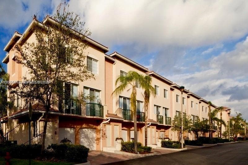 2009 SE 10th Ave # 303, Fort Lauderdale FL 33316 - Fort Lauderdale, FL - Photo 1