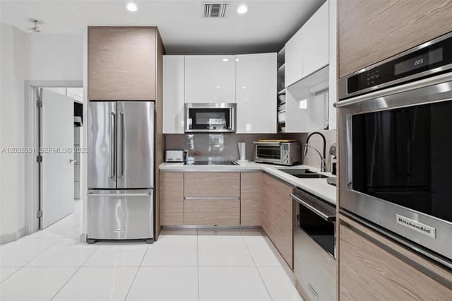 2615 NE 213th St, Miami FL 33180 - Miami, FL - Photo 6