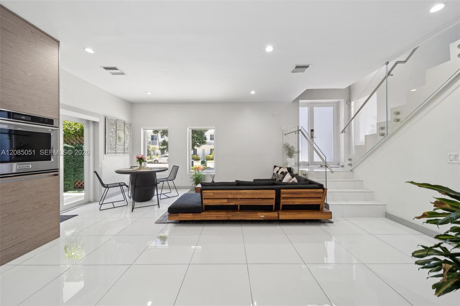2615 NE 213th St, Miami FL 33180 - Miami, FL - Photo 1