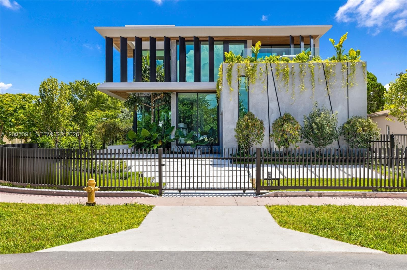 4940 Cherokee Ave, Miami Beach FL 33140