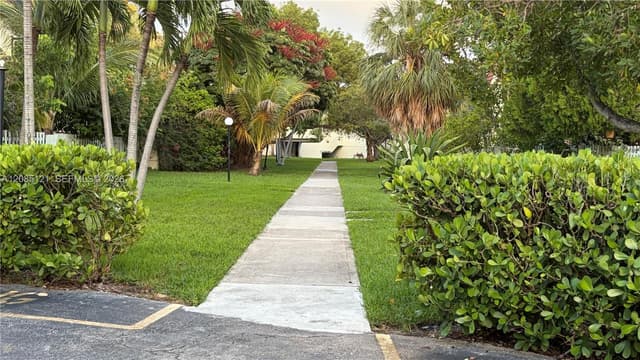 1655 NE 115th St # 12B, Miami FL 33181 - Miami, FL - Photo 3