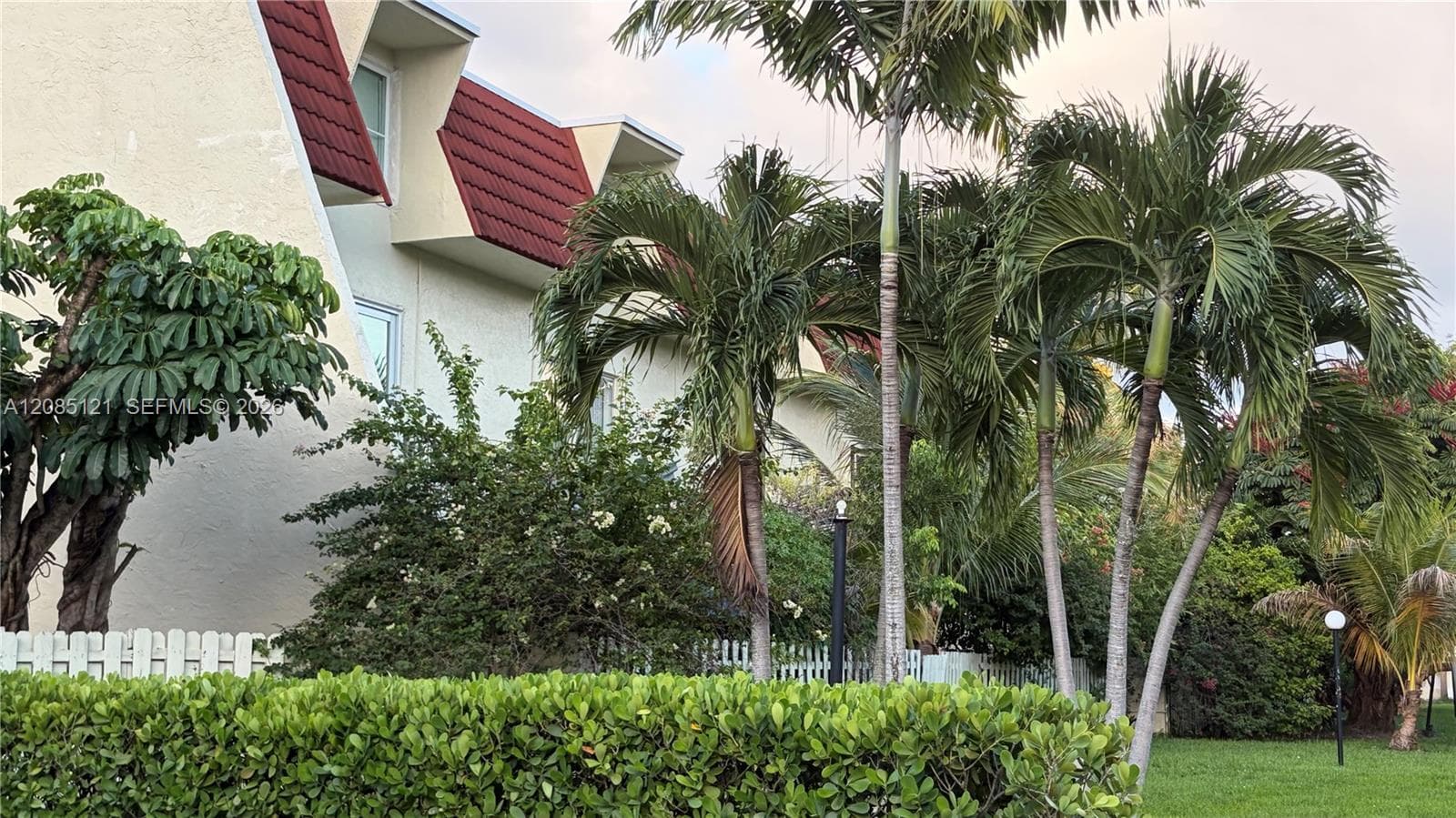 1655 NE 115th St # 12B, Miami FL 33181