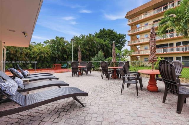 5300 Washington St # W513, Hollywood FL 33021 - Hollywood, FL - Photo 2