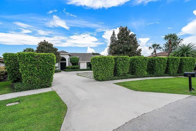 1860 Lynton Circle, Wellington FL 33414 - Wellington, FL - Photo 2