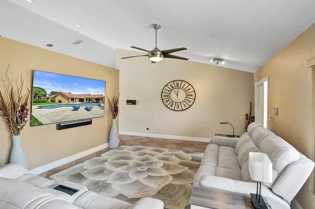 9255 Sun Pointe Drive, Boynton Beach FL 33437 - Boynton Beach, FL - Photo 4