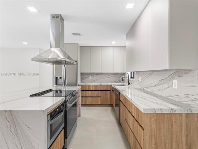 610 NE 164th Ter, Miami FL 33162 - Miami, FL - Photo 2