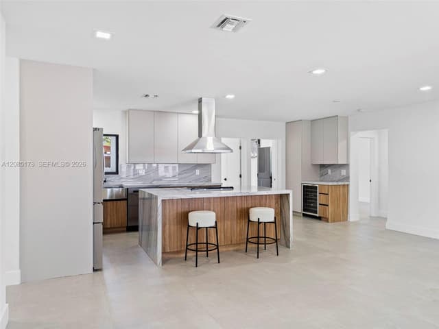 610 NE 164th Ter, Miami FL 33162 - Miami, FL - Photo 4
