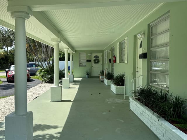 425 SW 18TH Avenue, Fort Lauderdale FL 33312 - Fort Lauderdale, FL - Photo 2