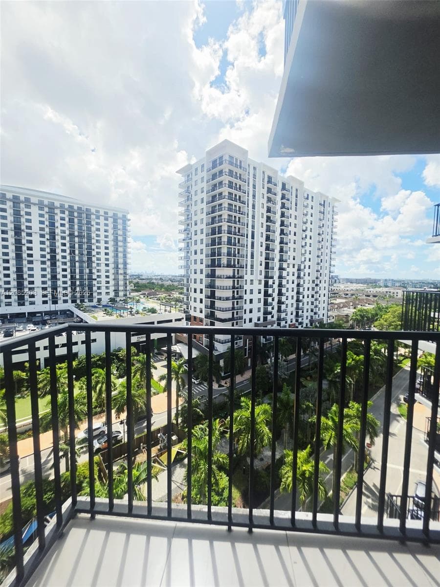5252 NW 85th Ave # 809, Doral FL 33166 - Doral, FL - Photo 1
