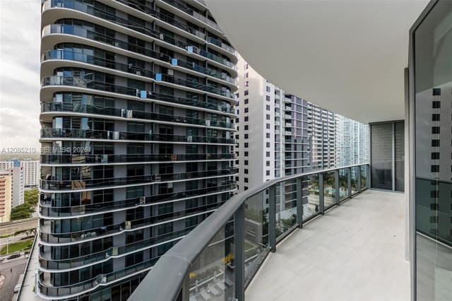 45 SW 9th St # 1606, Miami FL 33130 - Miami, FL - Photo 4