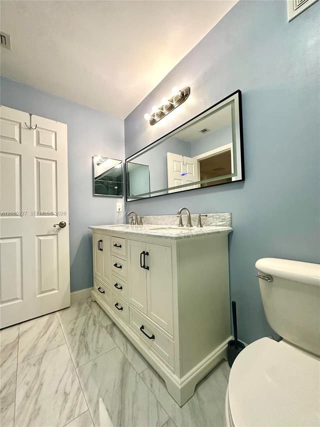 8655 N Southgate Shores Cir, Tamarac FL 33321 - Tamarac, FL - Photo 7