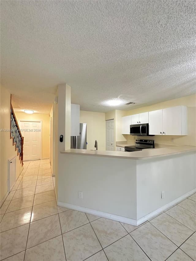 8655 N Southgate Shores Cir, Tamarac FL 33321 - Tamarac, FL - Photo 3
