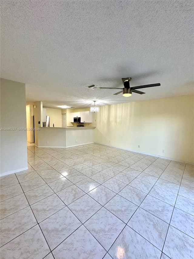 8655 N Southgate Shores Cir, Tamarac FL 33321 - Tamarac, FL - Photo 5