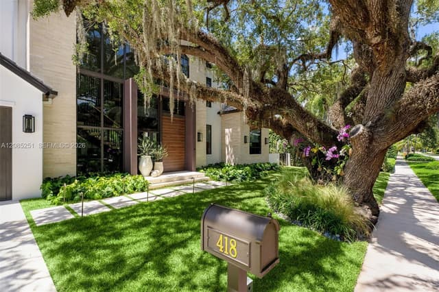 418 Castania Ave, Coral Gables FL 33146 - Coral Gables, FL - Photo 2