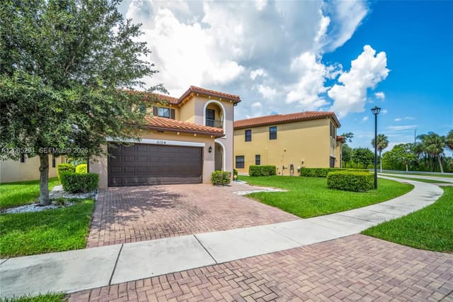 5104 NW 47th St, Tamarac FL 33319 - Tamarac, FL - Photo 2